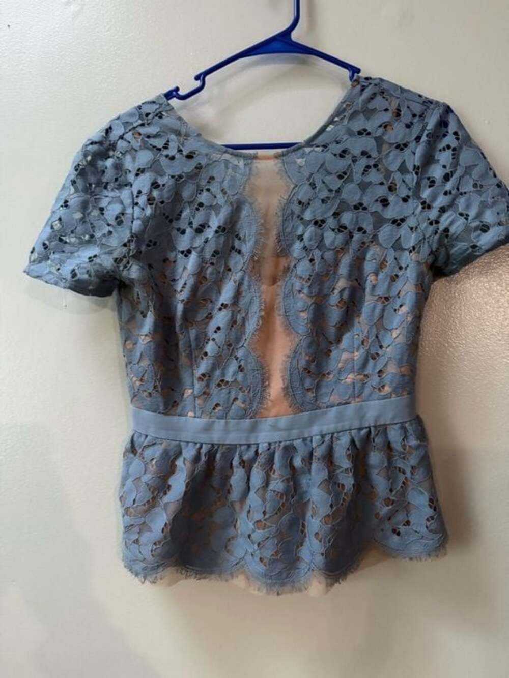 Gorgeous BCBG Lilia Scallop Lace Peplum Shadow Blue Top Coquette Romantic XS - Picture 3 of 8